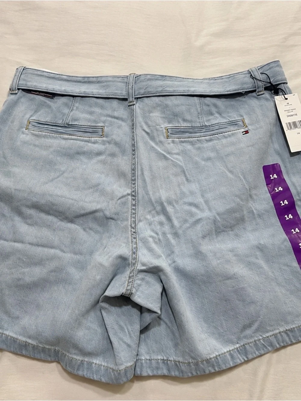 Tommy Hilfiger Light Wash Denim Shorts with Belt – Size 14